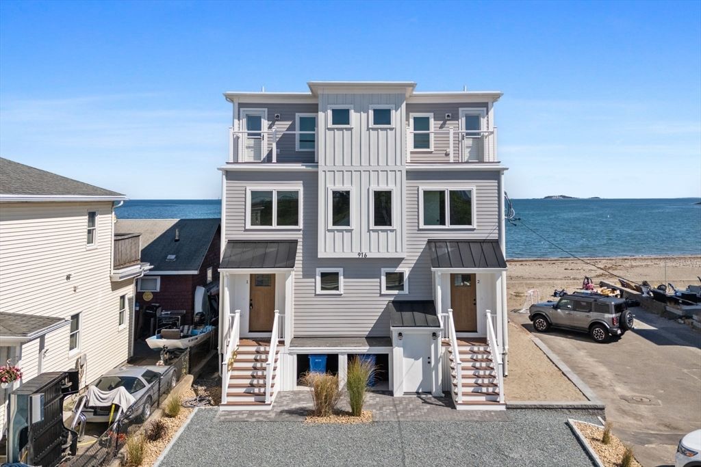 Exterior, Facade, Water, Rowhouse