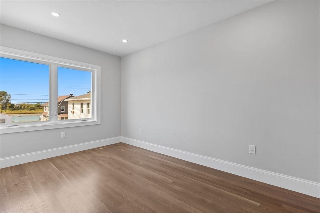Empty room, Interior, Recessed Lighting, Water, Wood Texture Flooring