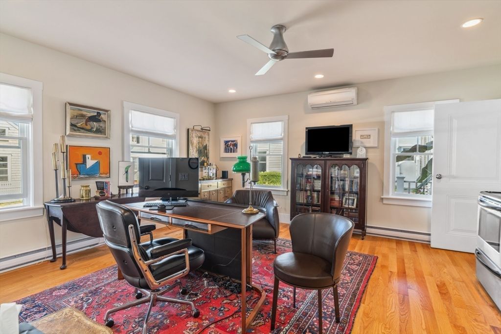 Home Office, Interior, Recessed Lighting, Wood Texture Flooring