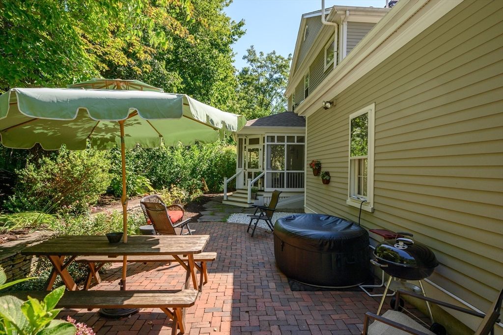 Exterior, Hot Tub