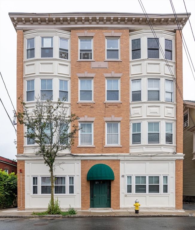 Exterior, Facade, Brick Facade, Rowhouse