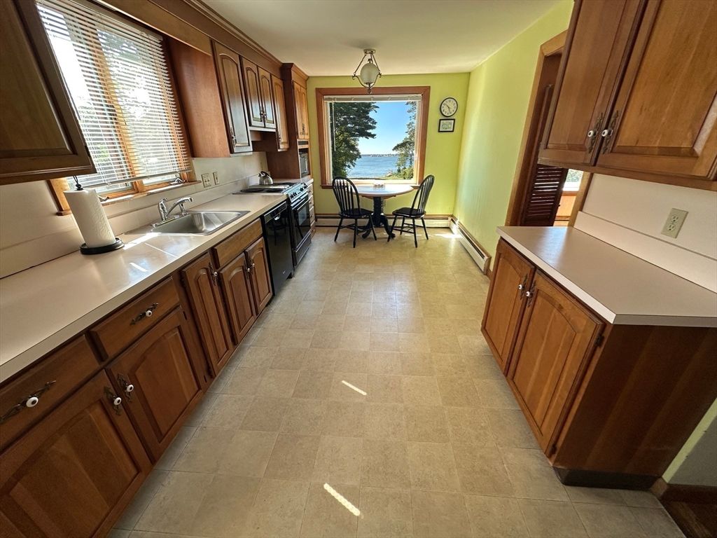 Dining room, Interior, Kitchen, Water
