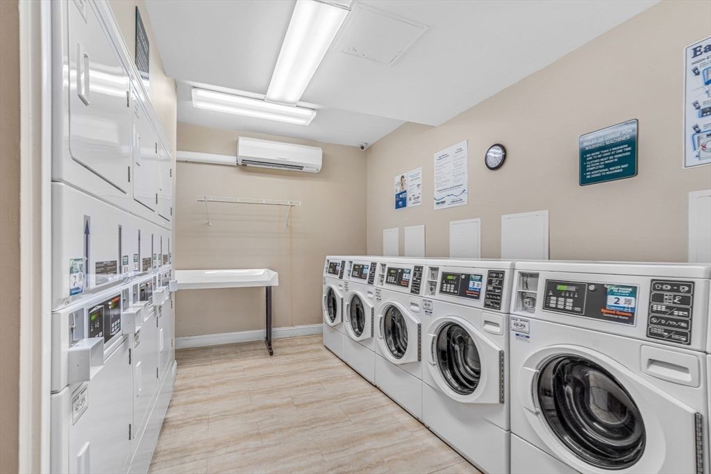 Interior, Washer, Wood Texture Flooring