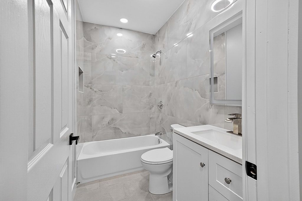 Bathroom, Interior, Marble Walls, Recessed Lighting