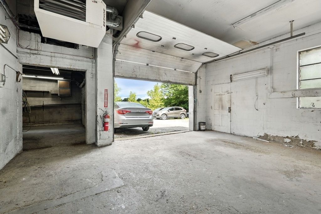Garage, Interior