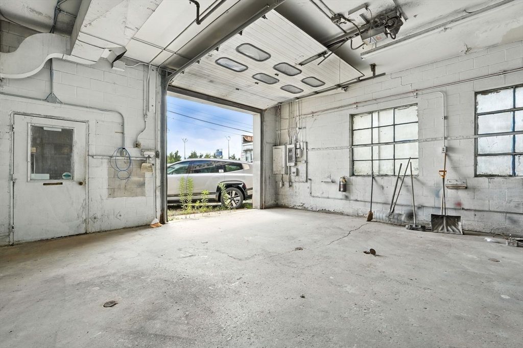 Garage, Interior