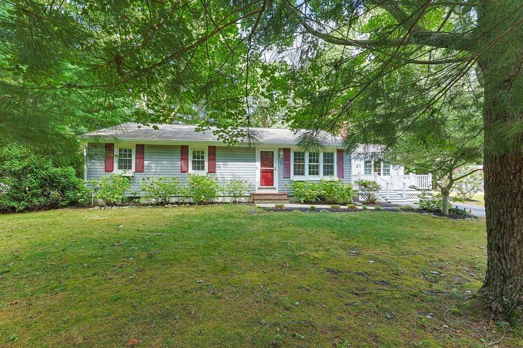 Backyard, Exterior, Facade, Ranch