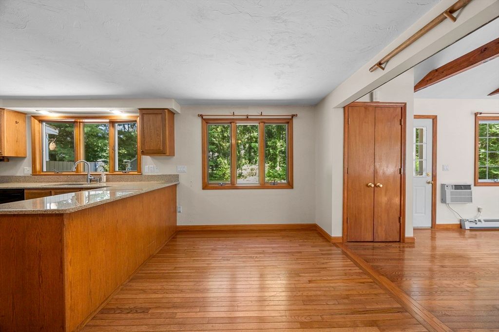 Empty room, Interior, Kitchen, Wood Texture Flooring