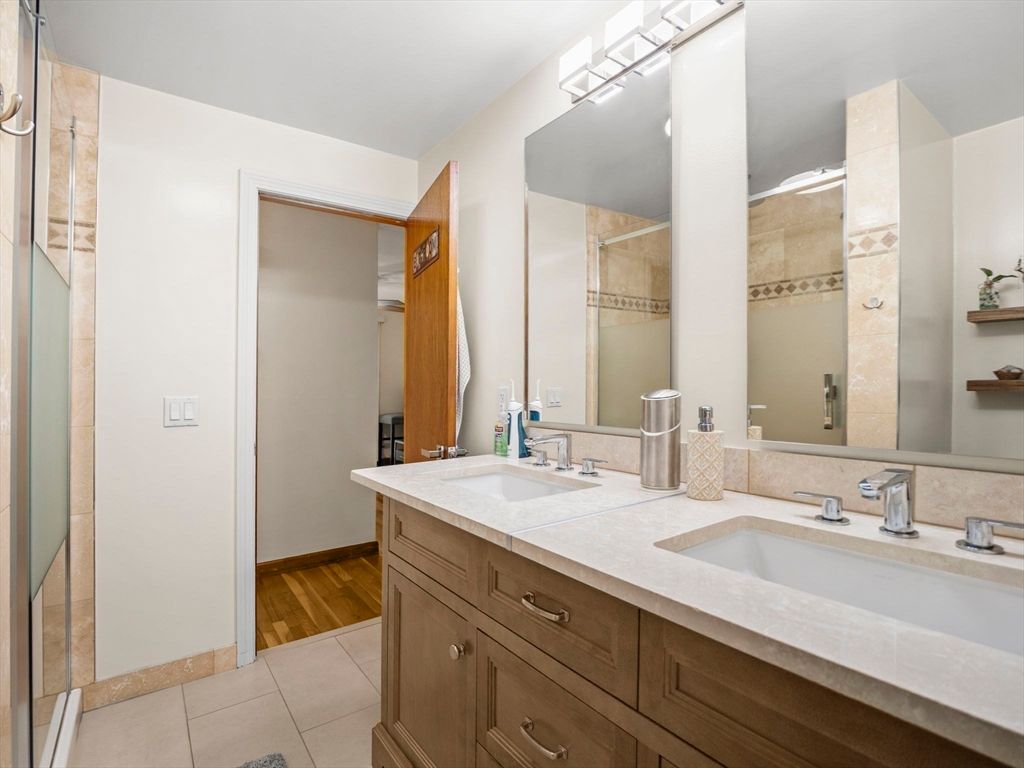 Bathroom, Dual Sink Vanities, Interior, Wood Texture Flooring