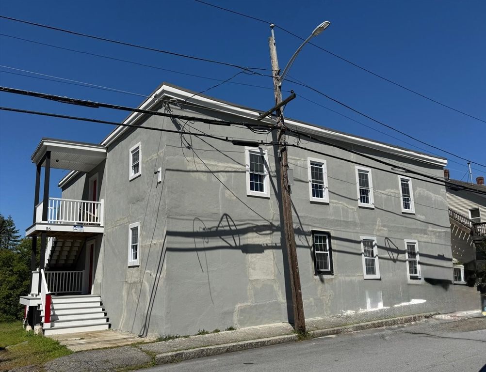 Exterior, Facade, Rowhouse