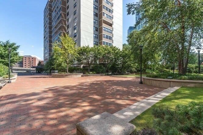 Exterior, Facade, Condo Building