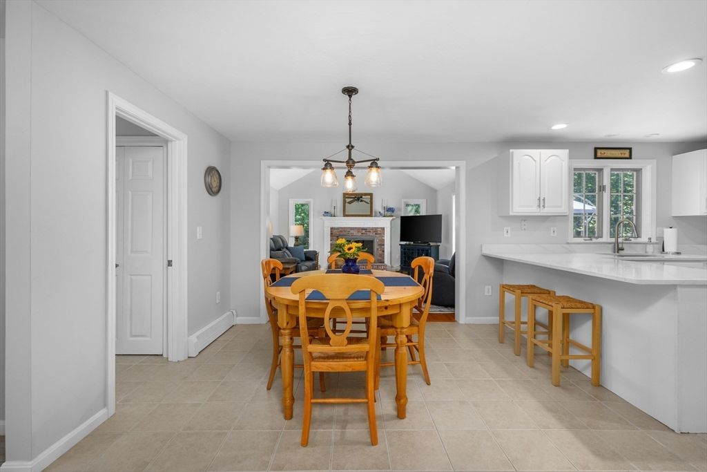 Dining room, Interior, Kitchen, Pendant Lights, Recessed Lighting