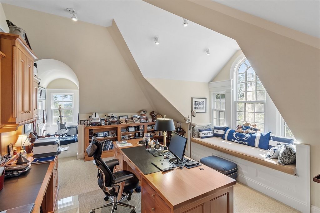 Home Office, Interior