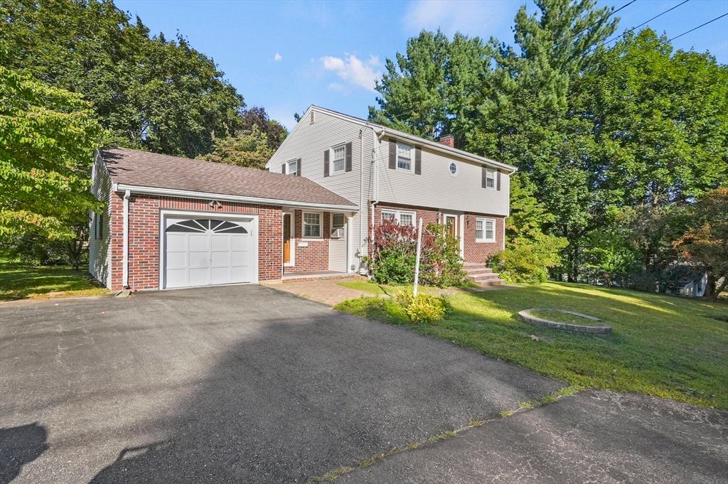 Attached, Exterior, Facade, Brick Facade, Cape Cod