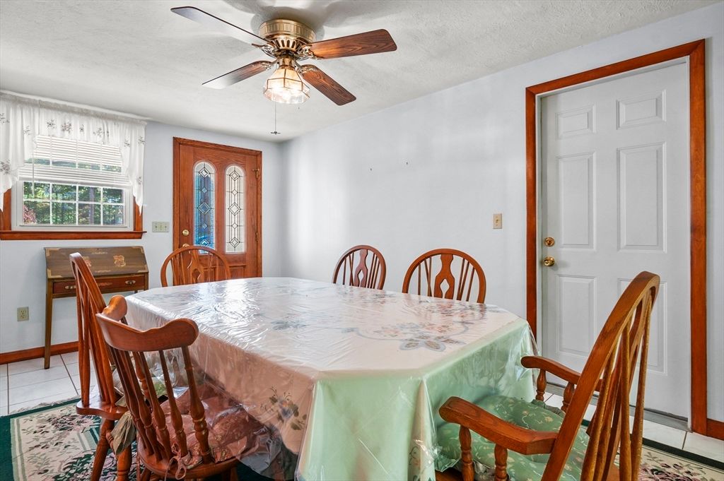 Dining room, Interior