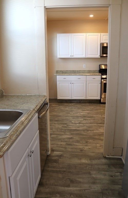 Interior, Kitchen, Recessed Lighting, Wood Texture Flooring