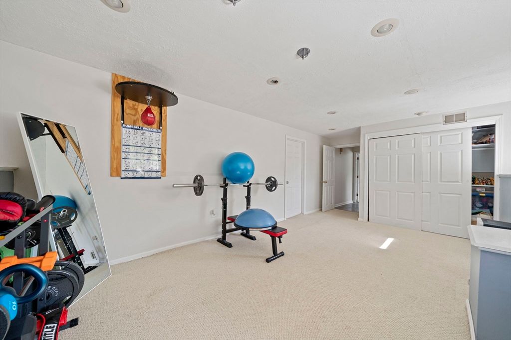 Fitness Equipment, Interior, Recessed Lighting