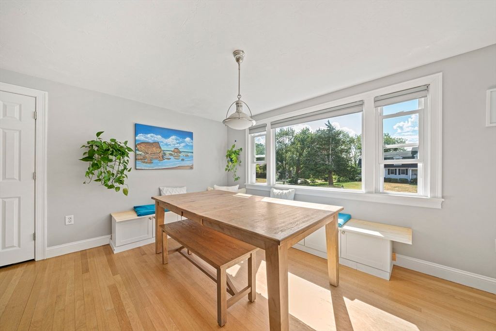 Dining room, Interior, Pendant Lights, Wood Texture Flooring