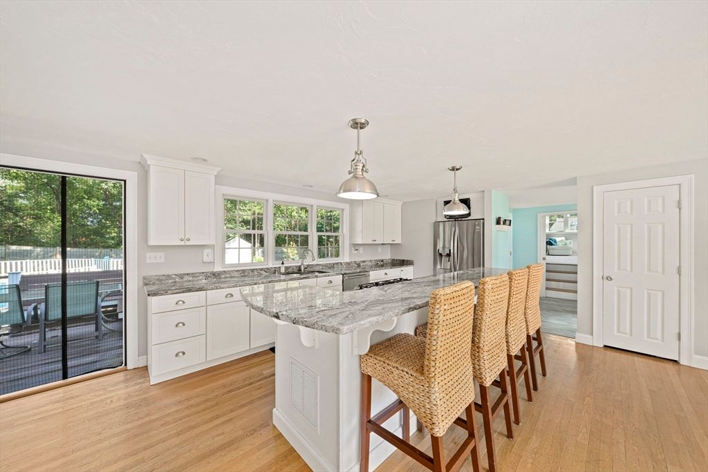 Interior, Kitchen, Pendant Lights, Wood Texture Flooring