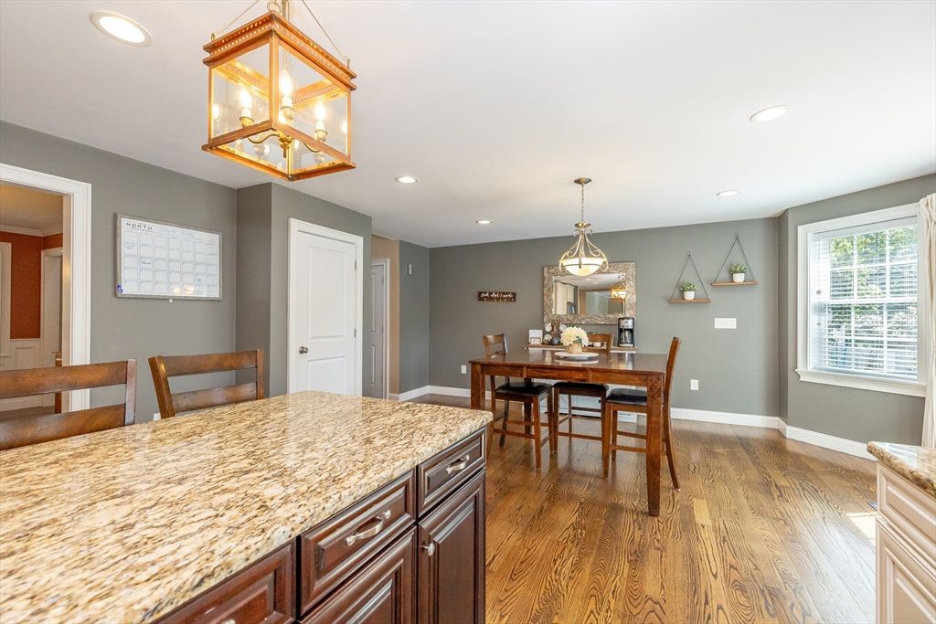 Dining room, Interior, Kitchen, Pendant Lights, Recessed Lighting, Wood Texture Flooring
