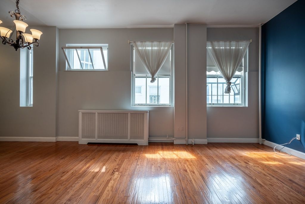 Chandelier, Empty room, Interior, Wood Texture Flooring
