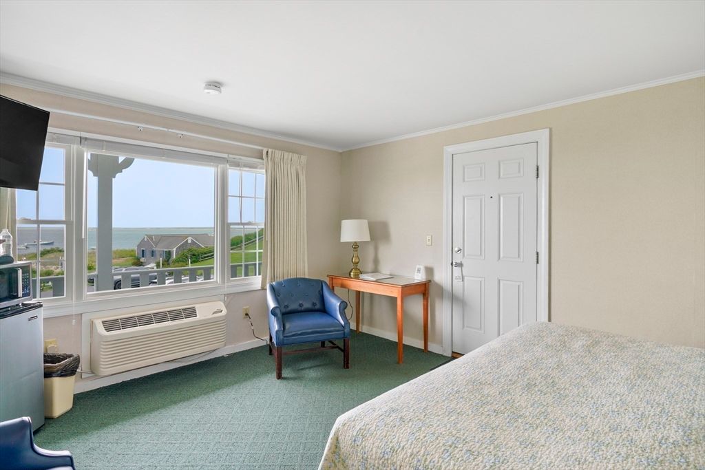 Bedroom, Interior, Water