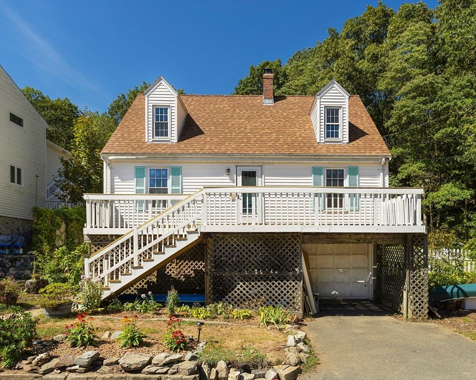 Exterior, Facade, Cape Cod