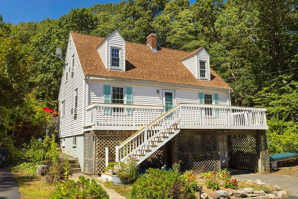 Exterior, Facade, Cape Cod