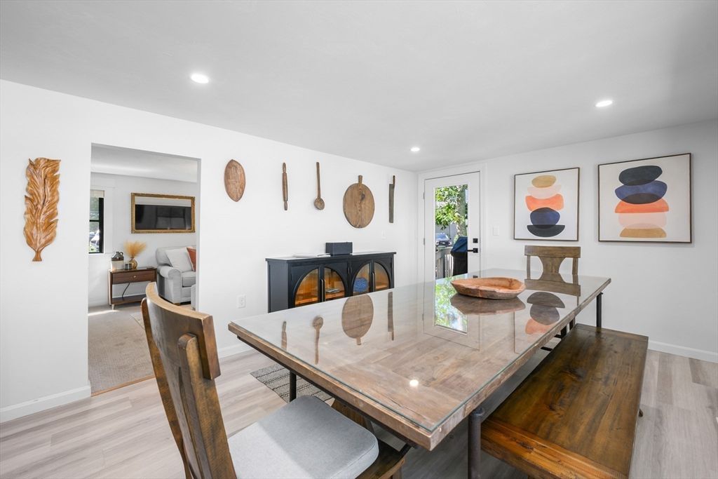 Dining room, Interior, Recessed Lighting, Wood Texture Flooring