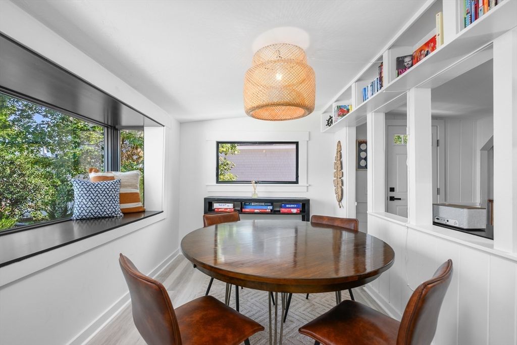 Dining room, Interior, Pendant Lights