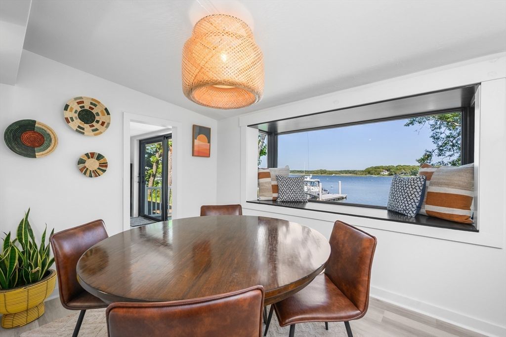 Dining room, Interior, Pendant Lights, Water, Wood Texture Flooring