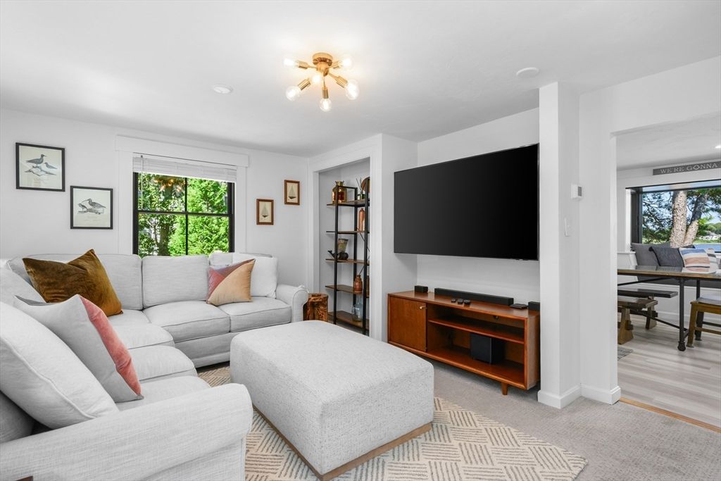 Home Office, Interior, Living room, Recessed Lighting, Wood Texture Flooring