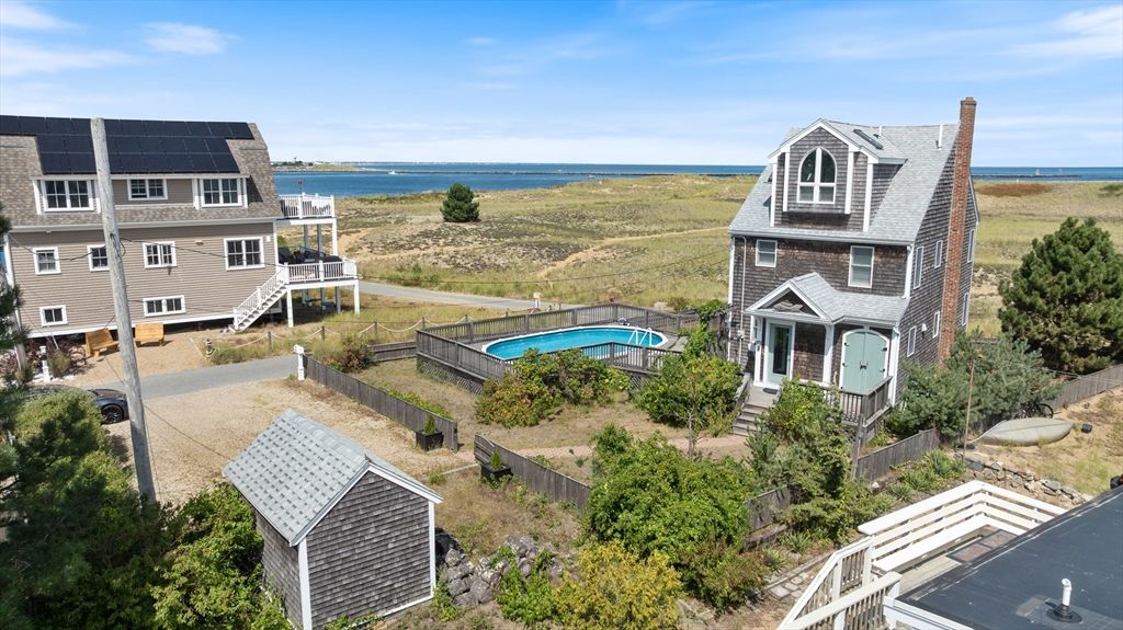 Exterior, Pool, Water
