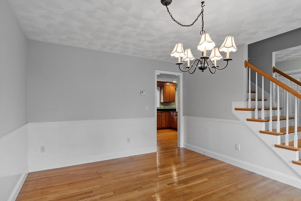 Chandelier, Empty room, Interior, Wood Texture Flooring