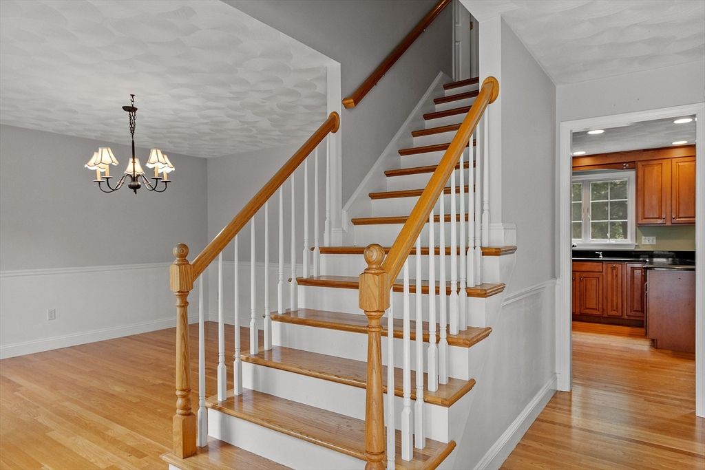 Chandelier, Interior, Recessed Lighting, Wood Texture Flooring
