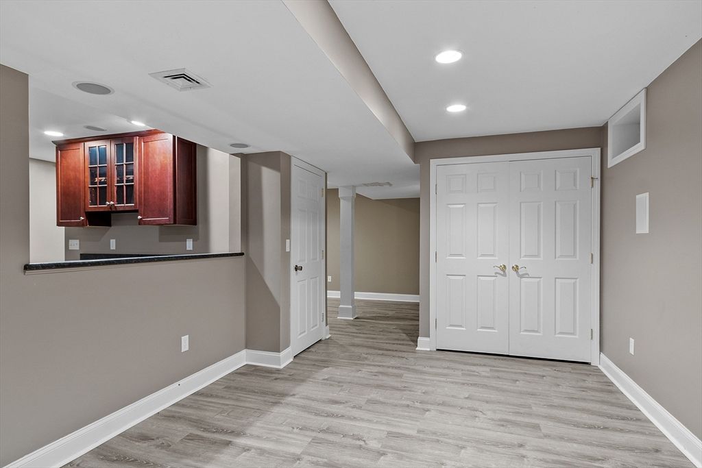 Interior, Recessed Lighting, Wood Texture Flooring