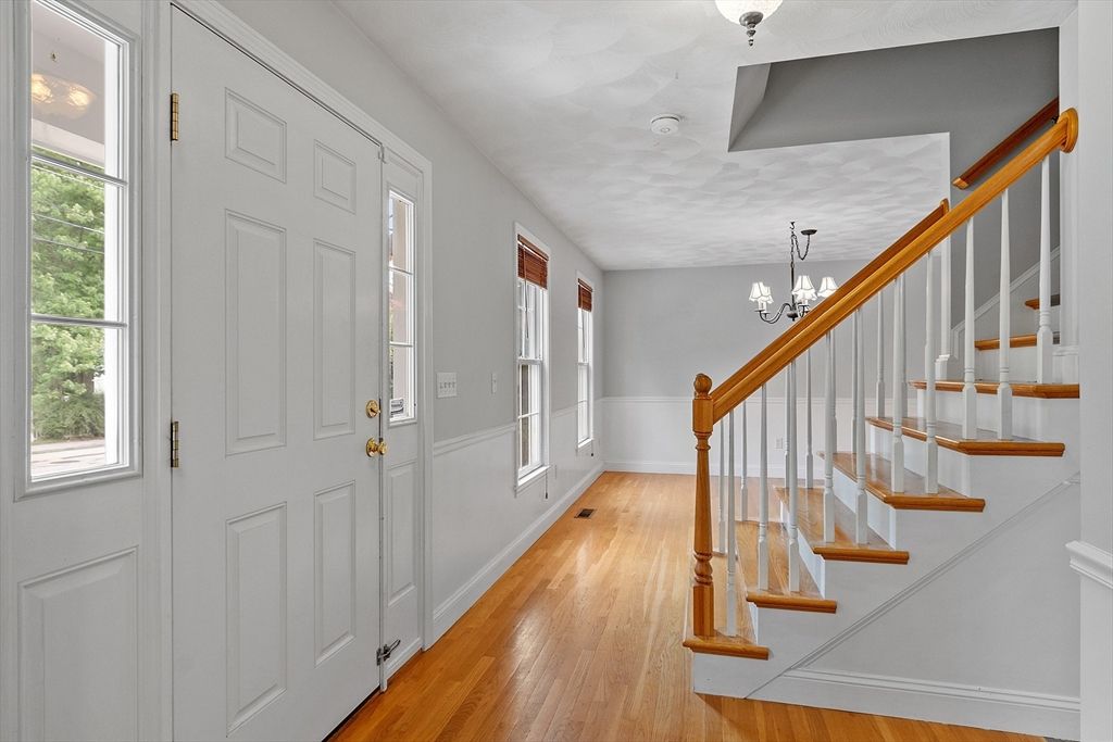 Chandelier, Interior, Wood Texture Flooring