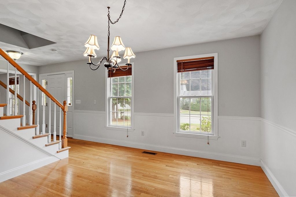 Chandelier, Empty room, Interior, Wood Texture Flooring