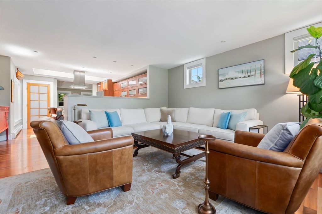 Interior, Kitchen, Living room, Pendant Lights, Recessed Lighting, Wood Texture Flooring