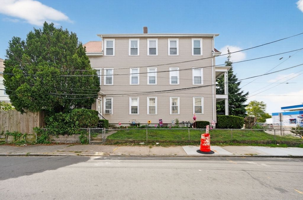 Exterior, Facade, Georgian