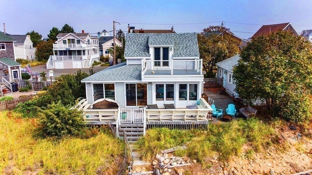 Backyard, Exterior, Facade, Queen Anne Victorian
