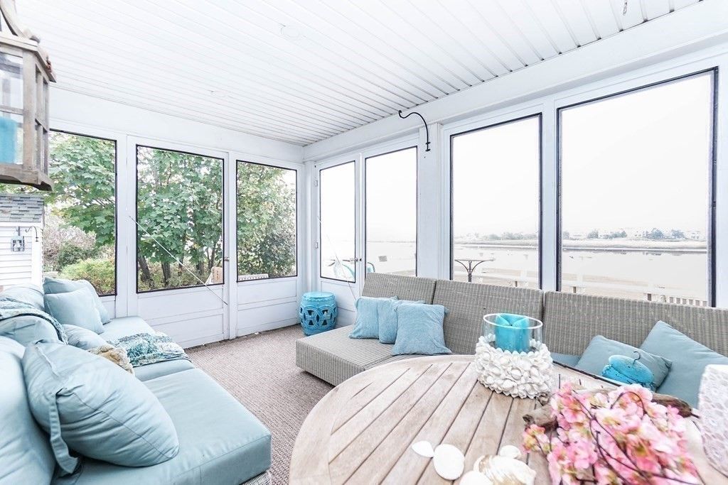 Interior, Living room, Sun Room, Water