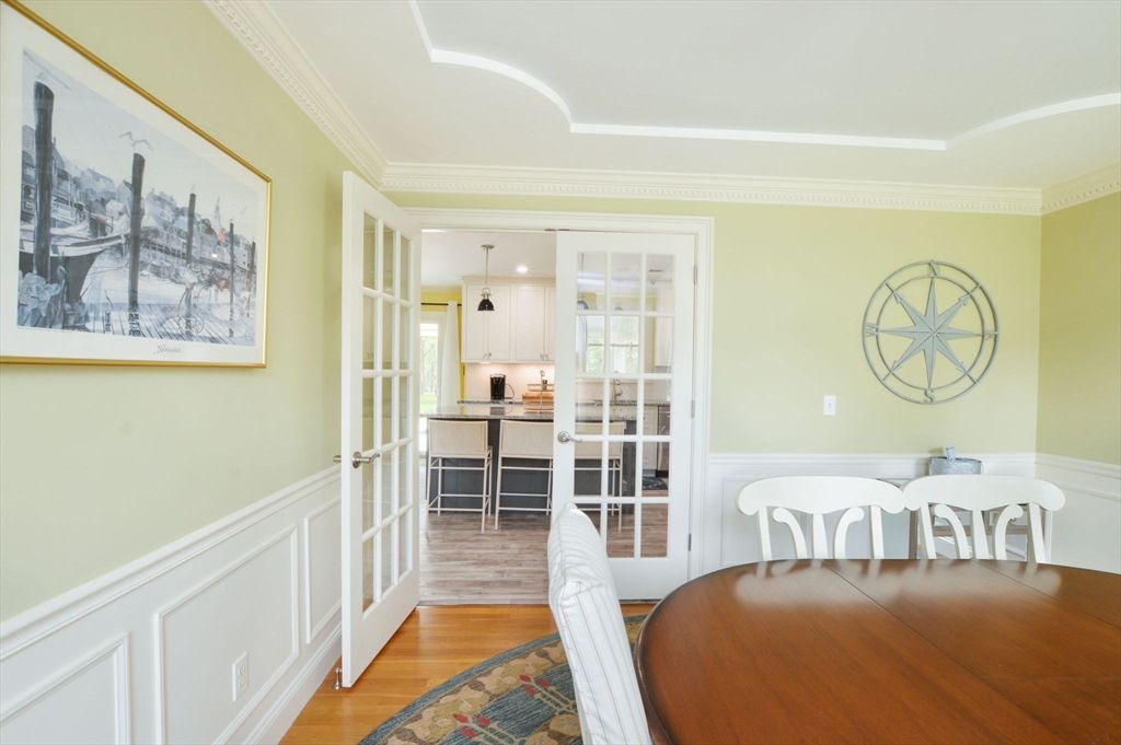 Dining room, Interior, Kitchen, Pendant Lights, Wood Texture Flooring