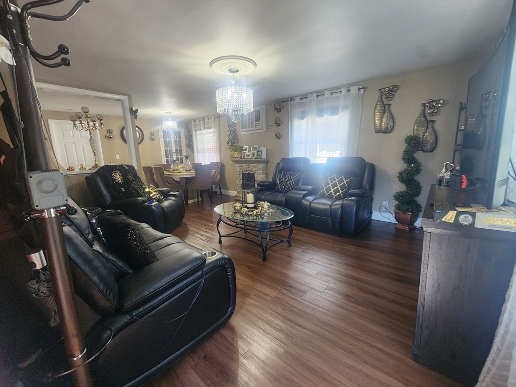 Chandelier, Dining room, Interior, Living room, Wood Texture Flooring