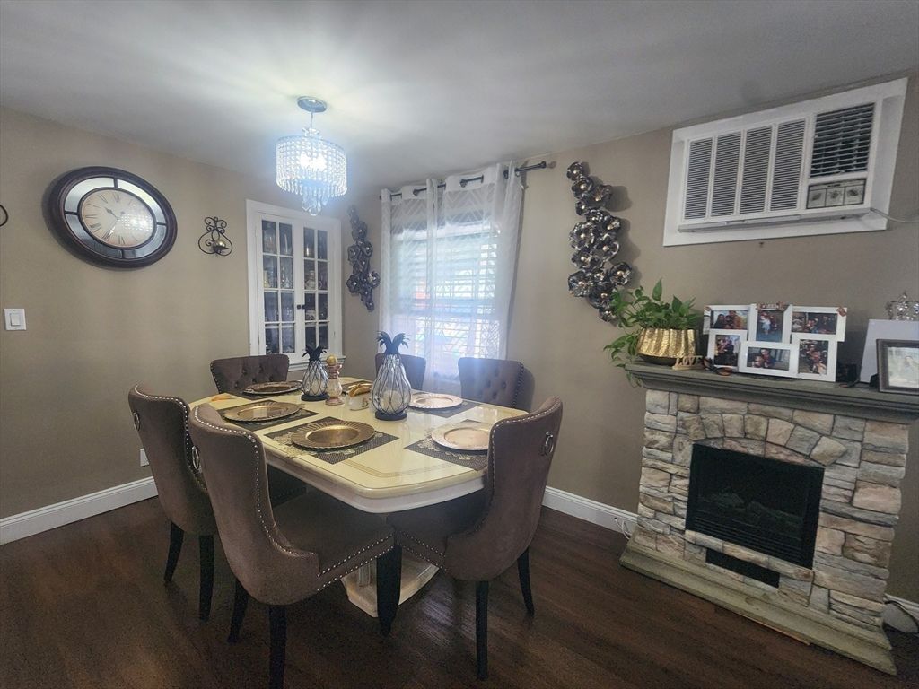 Chandelier, Dining room, Fireplace, Interior, Wood Texture Flooring