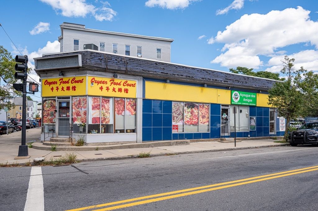 Exterior, Facade, None