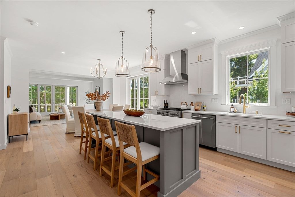 Chandelier, Dining room, Interior, Kitchen, Pendant Lights, Recessed Lighting, Stainless Steel Appliances, Wood Texture Flooring
