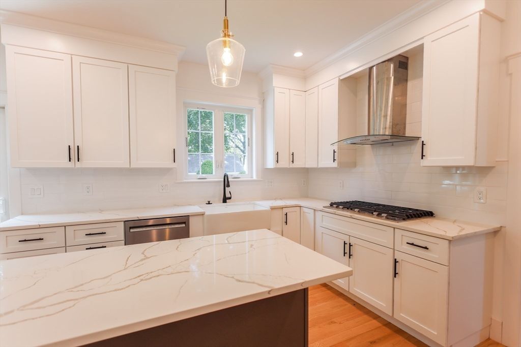 Interior, Kitchen, Pendant Lights, Recessed Lighting, Wood Texture Flooring