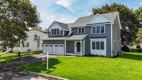 Attached, Exterior, Facade, Farmhouse