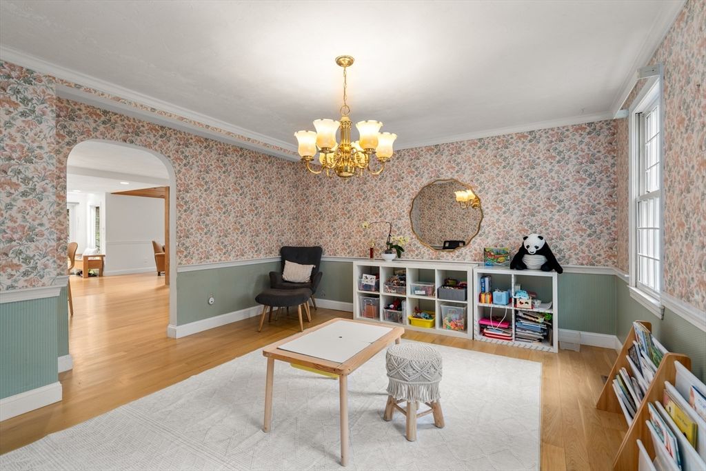 Chandelier, Interior, Wood Texture Flooring